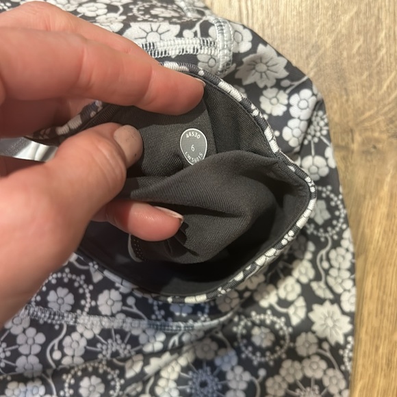 Lululemon leggings - Picture 2 of 5